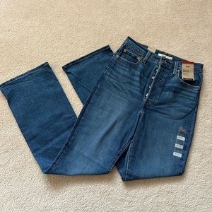 BNWT Levi’s Ribcage Bootcut jeans